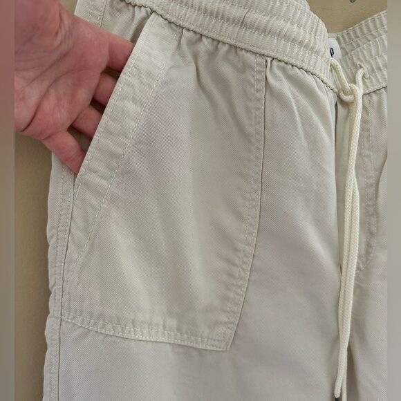 Women’s Gap pants size Medium NWT - Picture 2 of 13
